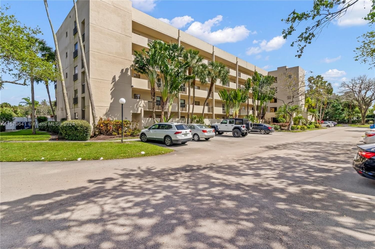 Real estate property located at 2900 42nd Ave A302, Broward County, TRADEWINDS A CONDO, Coconut Creek, FL