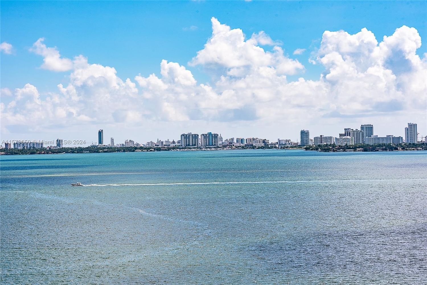 Real estate property located at 650 32nd St #1106, Miami-Dade County, PARAISO BAY CONDO, Miami, FL