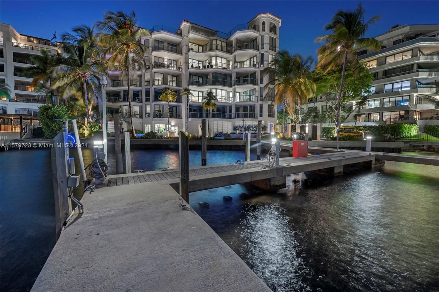 Real estate property located at 1660 Glencoe St #401, Miami-Dade County, BEACON HARBOUR CONDO, Miami, FL