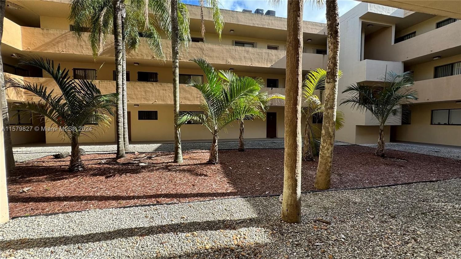 Real estate property located at 8415 107th Ave #167W, Miami-Dade County, KENDALL ACRES WEST CONDO, Miami, FL