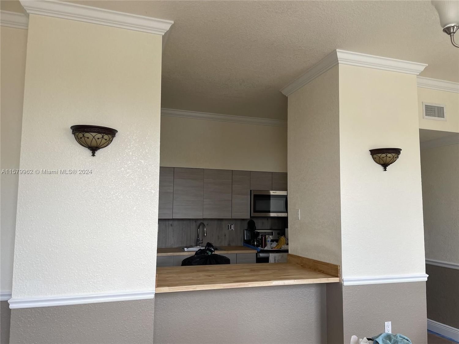 Real estate property located at 7420 20th Ave #332, Miami-Dade County, ROYAL PALMS CONDO, Hialeah, FL