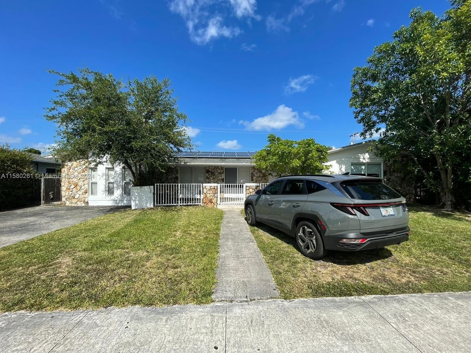 Real estate property located at 21335 19th Ct, Miami-Dade County, FIRST ADDN TO HIGHLAND GA, Miami, FL