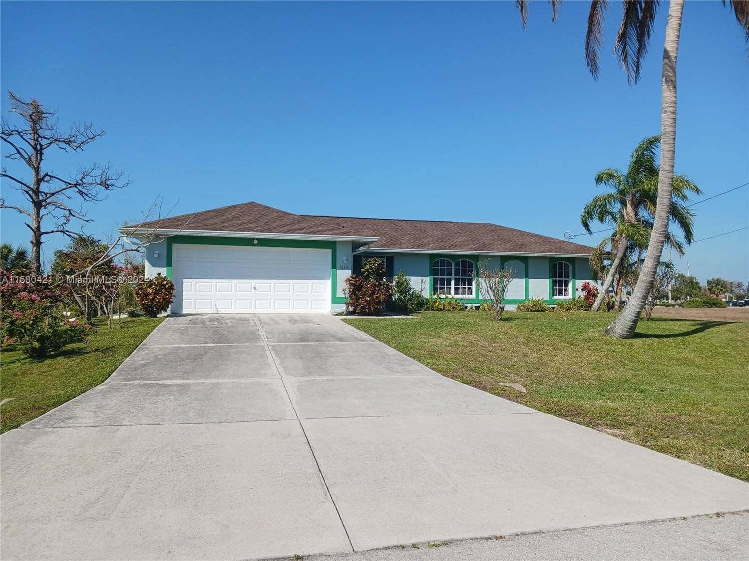 Real estate property located at 1615 25th Terrace, Lee County, Cape Coral, Cape Coral, FL