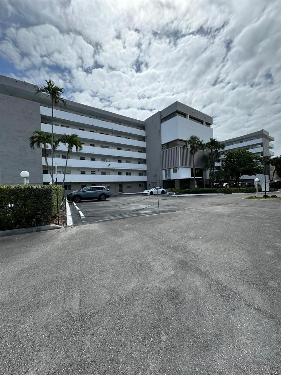 Real estate property located at 4000 169th St #104, Miami-Dade County, EDEN POINT SOUTH CONDO, North Miami Beach, FL