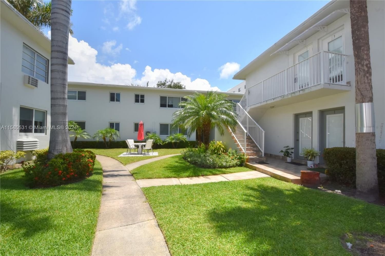 Real estate property located at 624 Antioch Ave #4, Broward County, BEACHSIDE APTS CO-OP, Fort Lauderdale, FL