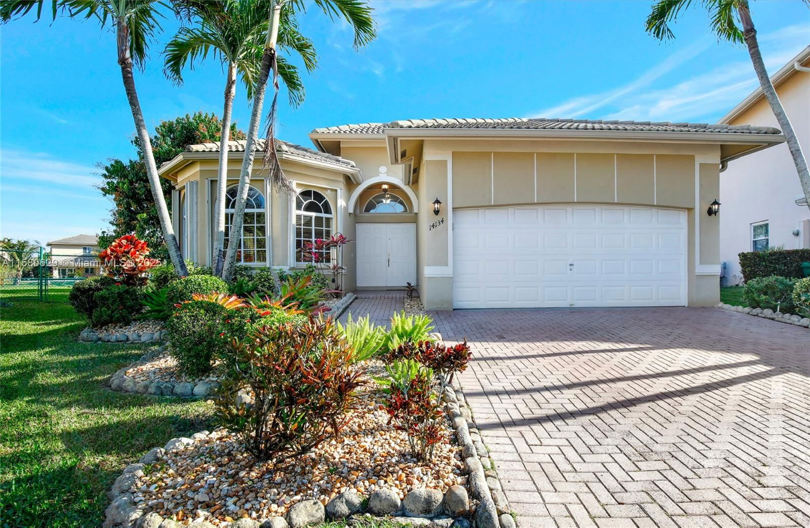 Real estate property located at 14134 29th St, Broward, Pod 13 At Monarch Lakes, Miramar, FL