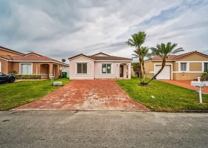 Real estate property located at 17408 142nd Ct, Miami-Dade County, WEITZER SERENA LAKES WEST, Miami, FL