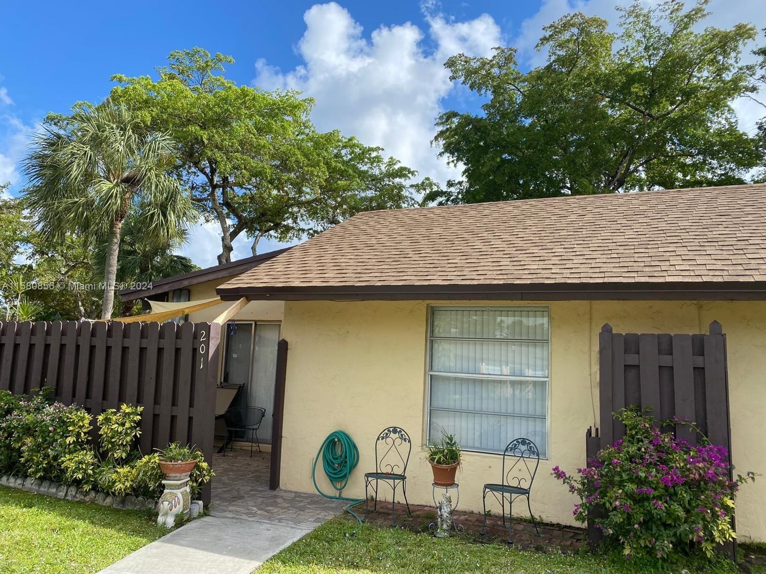 Real estate property located at 201 Briarwood Cir #1-7, Broward County, VILLAS AT CARRIAGE HILLS, Hollywood, FL