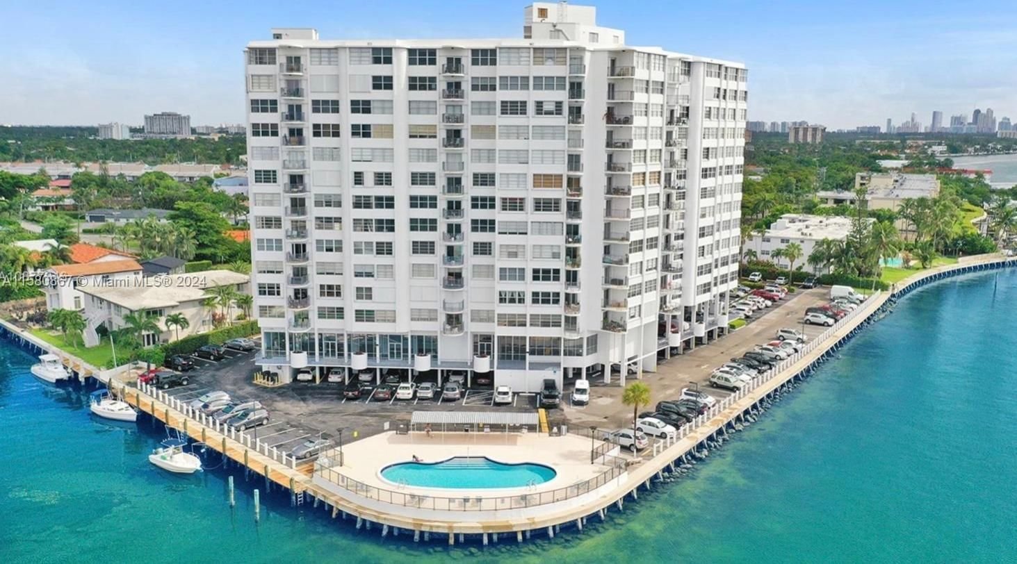 Real estate property located at 11930 Bayshore Dr #810, Miami-Dade County, MAJORCA TOWERS CONDO, North Miami, FL