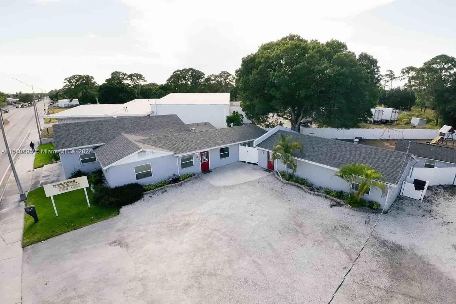 Real estate property located at 2802 Okeechobee Rd, St Lucie County, Fort Pierce, FL