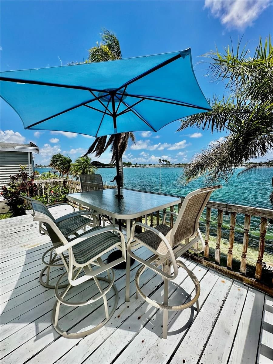 Real estate property located at 210 Lake DR, Broward County, PEMBROKE PARK lakes, Hallandale Beach, FL