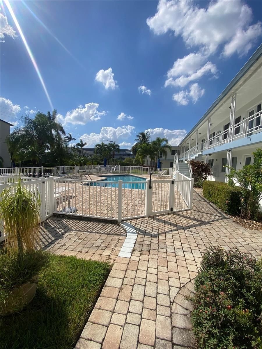 Real estate property located at 3201 12th St A2, Broward County, LAKESIDE CO-OP, Pompano Beach, FL