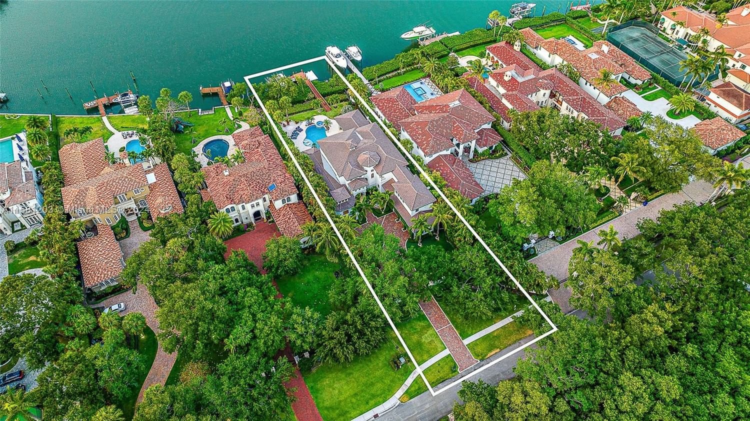 Real estate property located at 337 Old Jupiter Beach Rd, Palm Beach County, Sanctuary Bay, Jupiter, FL