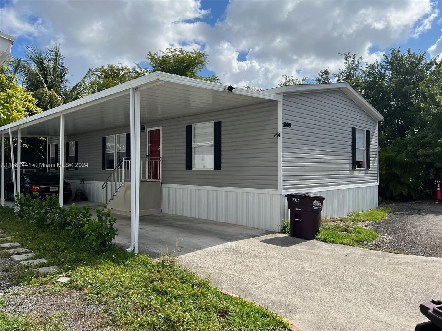 Real estate property located at 11009 4 st, Other Florida County, LIL ABNER MOBILE HOME PARK, Other City - In The State Of Florida, FL
