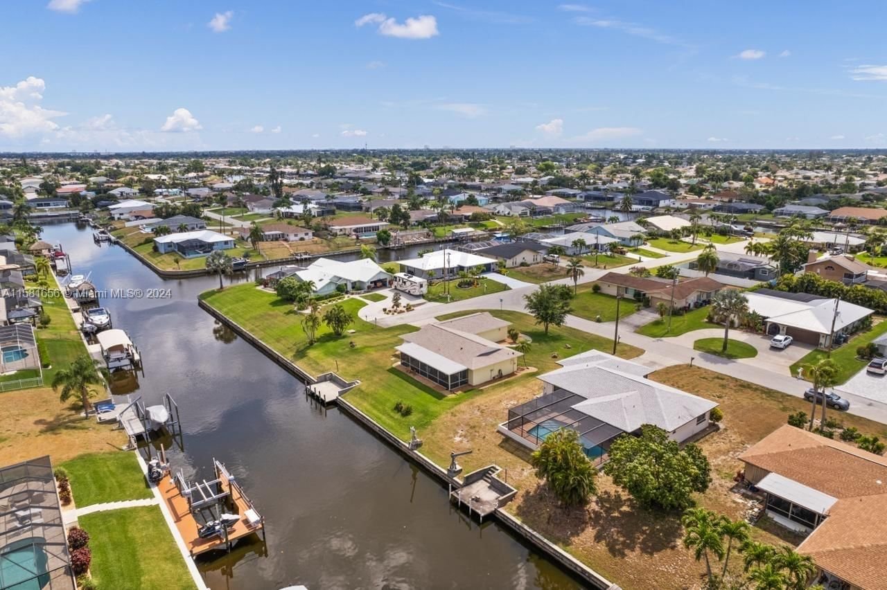 Real estate property located at 2925 11Th Ave, Lee County, City of Cape Coral, Cape Coral, FL