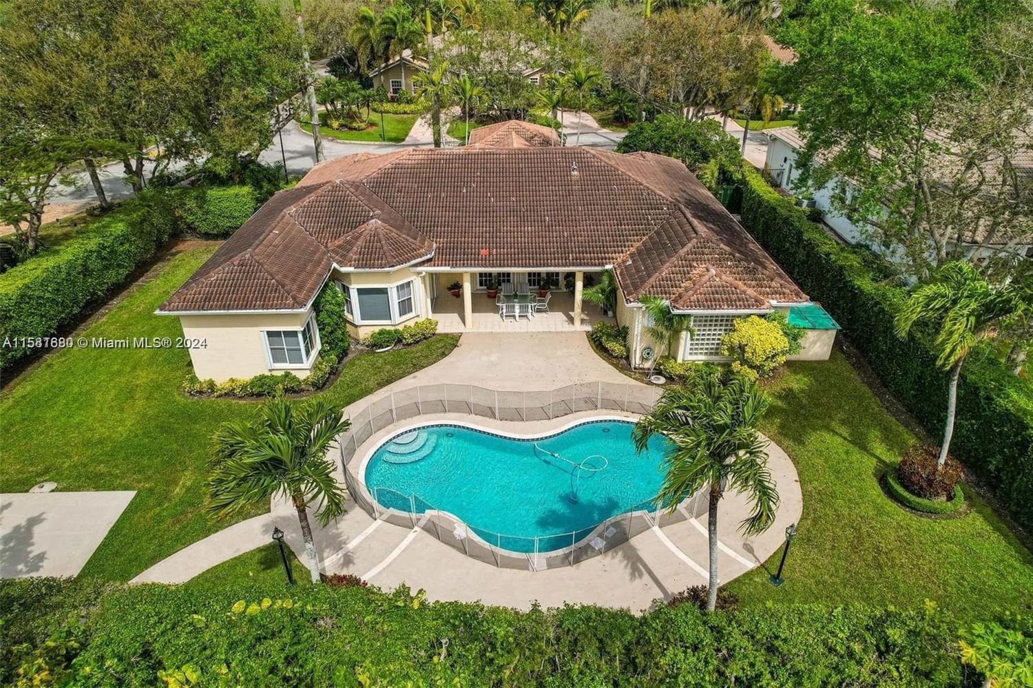 Real estate property located at 9572 124th Ter, Miami-Dade County, OAK RIDGE FALLS, Miami, FL