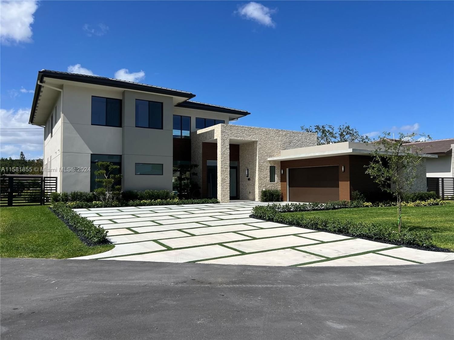 Real estate property located at 7211 76th Ter, Miami-Dade County, Banyan Cove Estates, South Miami, FL