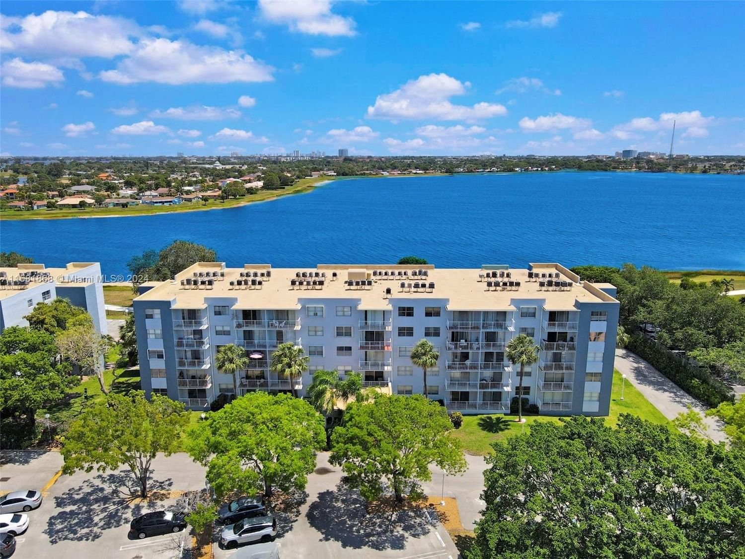 Real estate property located at 480 Executive Center Dr #5J, Palm Beach County, BREAKWATERS OF THE PALM B, West Palm Beach, FL