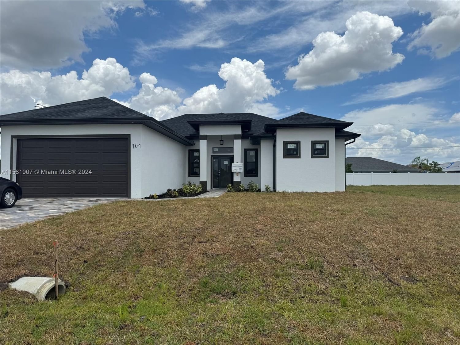 Real estate property located at 707 NE JUANITA PL, Lee County, CAPE CORAL, Cape Coral, FL