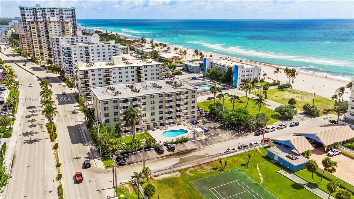 Real estate property located at 1901 Ocean Dr #104, Broward County, DARBY HALL APTS CONDO, Hollywood, FL