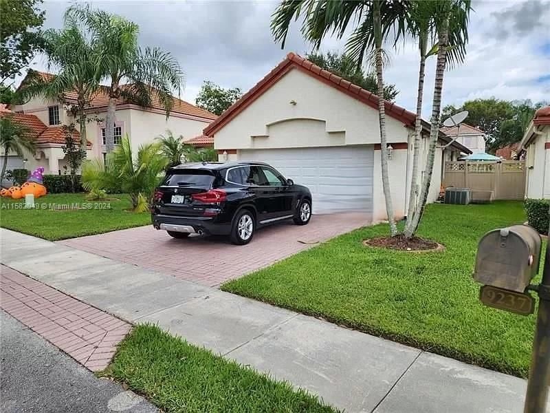 Real estate property located at 9237 Magnolia Ct, Broward County, FOREST RIDGE PATIO HOMES, Davie, FL