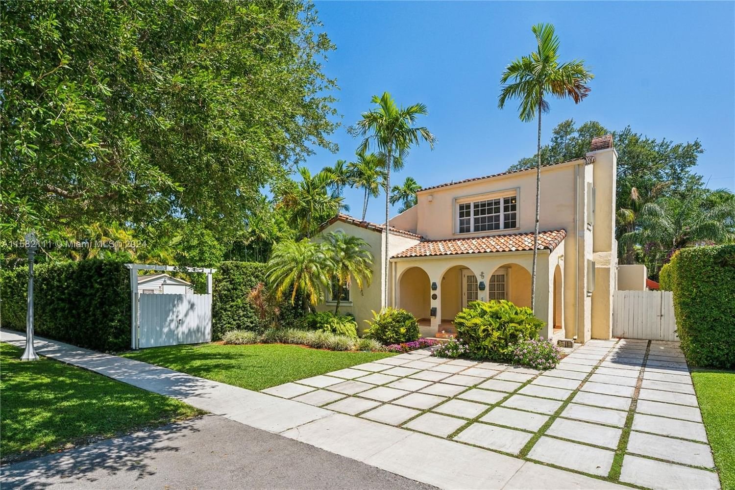 Real estate property located at 5730 49th St, Miami-Dade County, BILTMORE HEIGHTS A, South Miami, FL