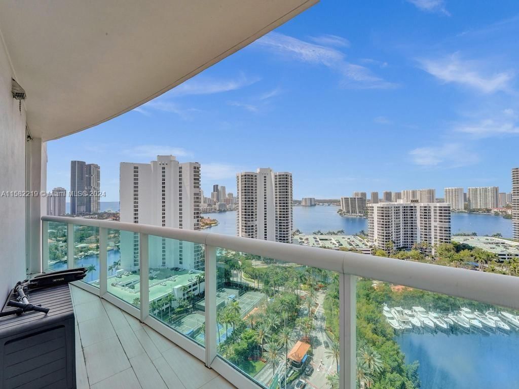 Real estate property located at 19400 Turnberry Way #1911, Miami-Dade, THE PARC AT TURNBERRY ISL, Aventura, FL