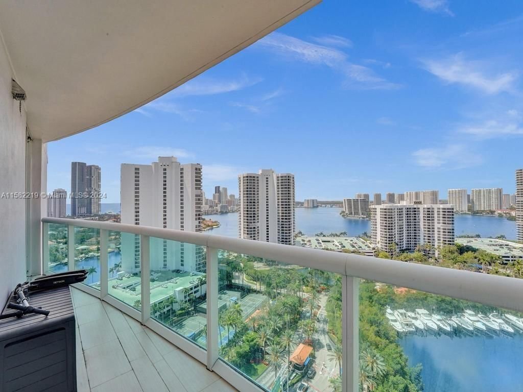Real estate property located at 19400 Turnberry Way #1911, Miami-Dade County, THE PARC AT TURNBERRY ISL, Aventura, FL