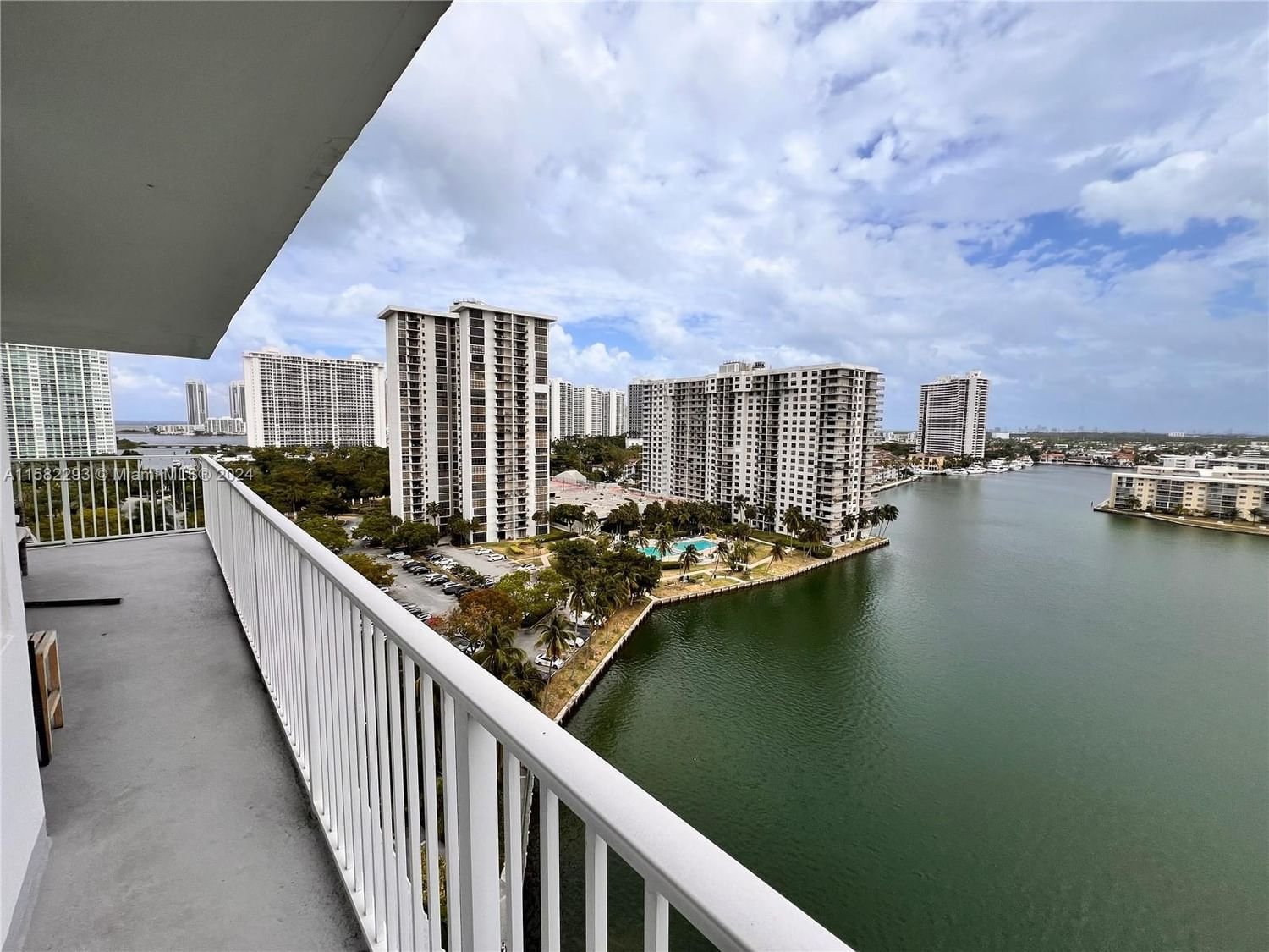 Real estate property located at 2851 183rd St #1517E, Miami-Dade County, ADMIRALS PORT CONDO WEST, Aventura, FL
