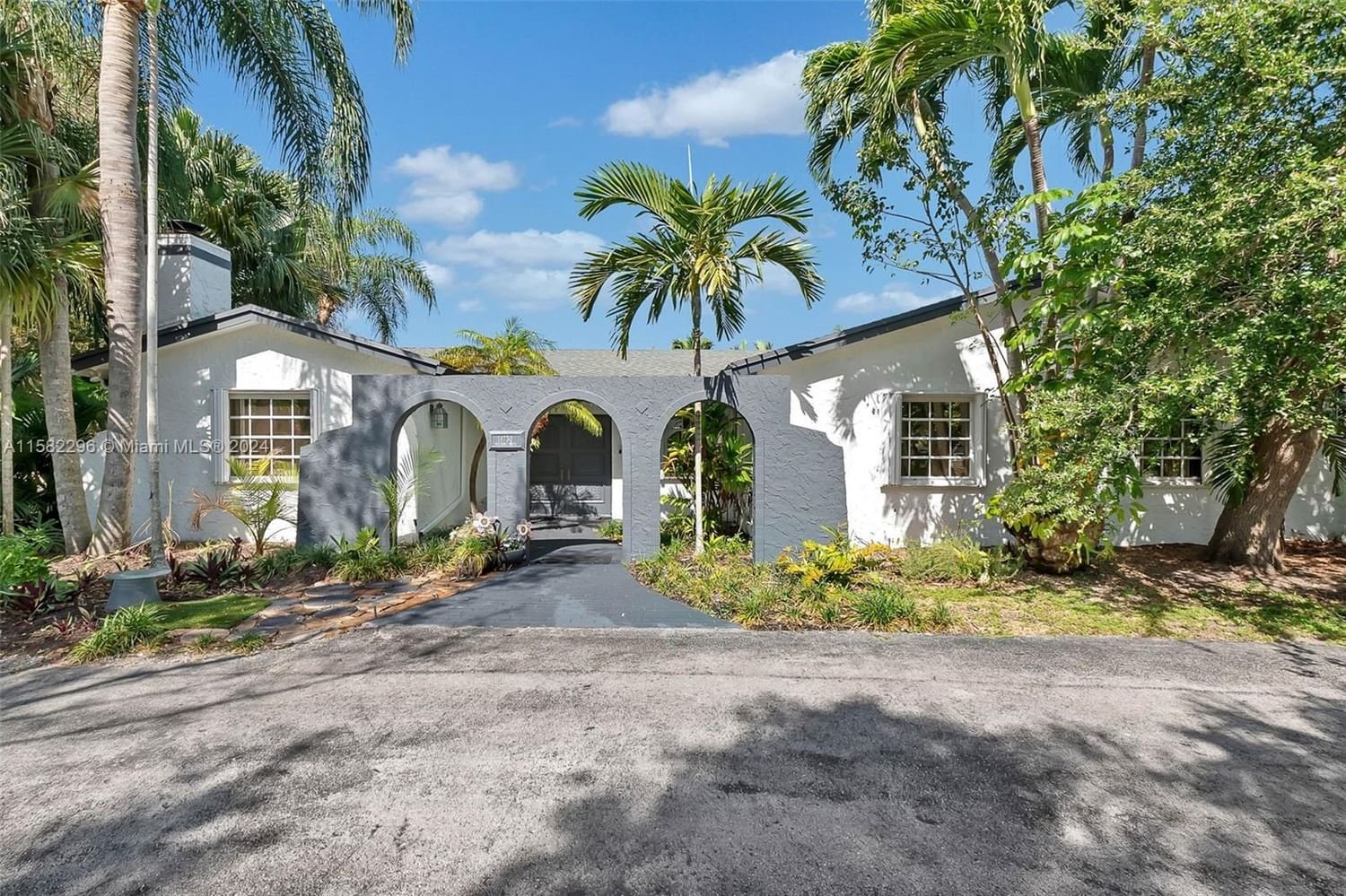 Real estate property located at 14730 Sailfish Dr, Miami-Dade County, KINGS BAY SUB, Coral Gables, FL