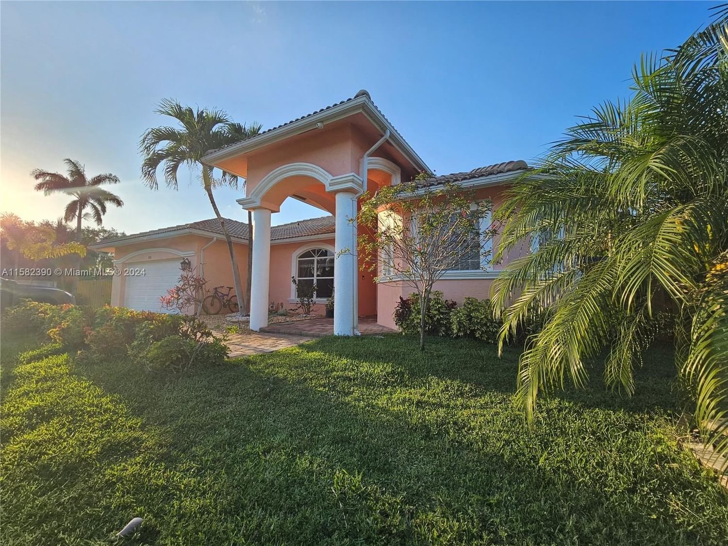 Real estate property located at 2701 Yarmouth Dr, Palm Beach County, GREENVIEW SHORES 2 OF WEL, Wellington, FL