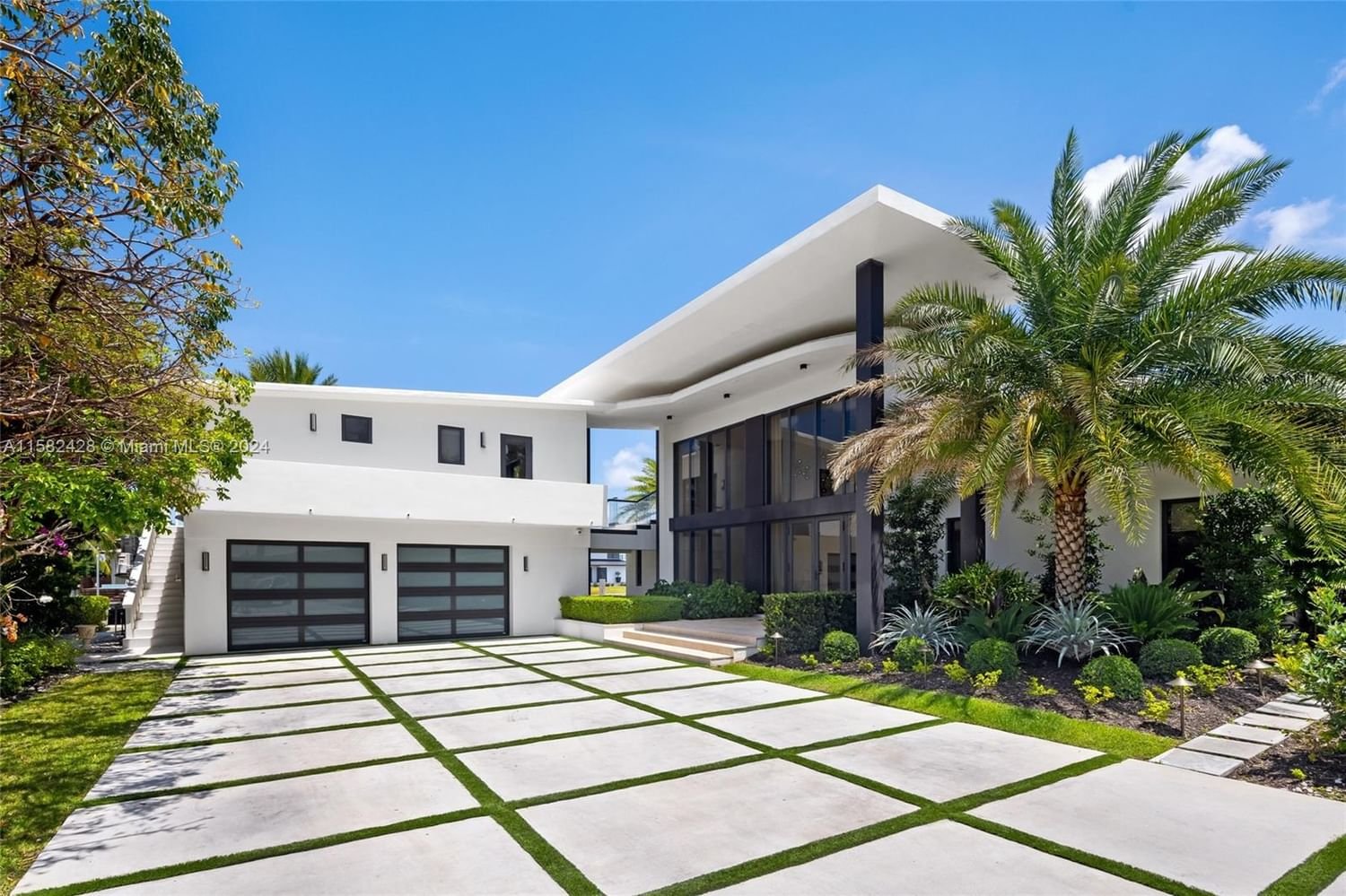 Real estate property located at 1995 118th Rd, Miami-Dade County, SAN SOUCI ESTATES, North Miami, FL