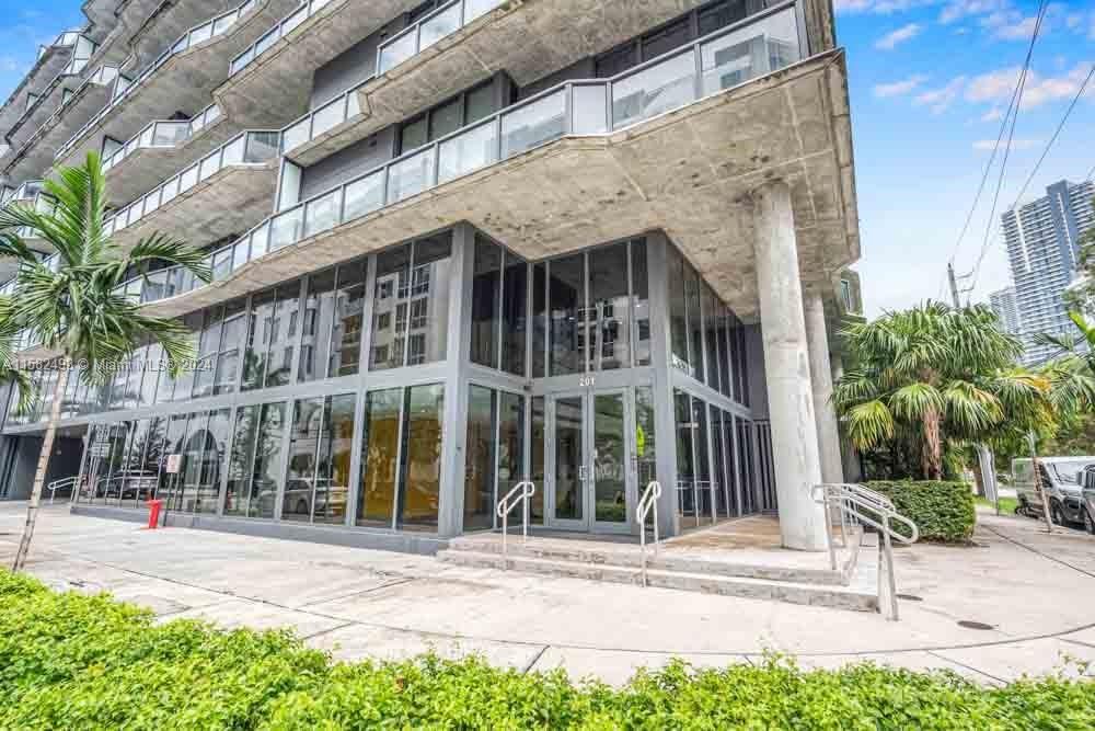 Real estate property located at 201 17th Rd #302, Miami-Dade, CASSA BRICKELL CONDO, Miami, FL