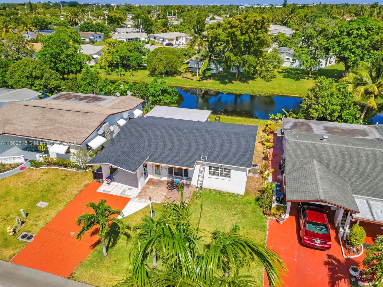 Real estate property located at 4200 52nd Ave, Broward County, OAKLAND ESTATES 7TH SECTI, Lauderdale Lakes, FL