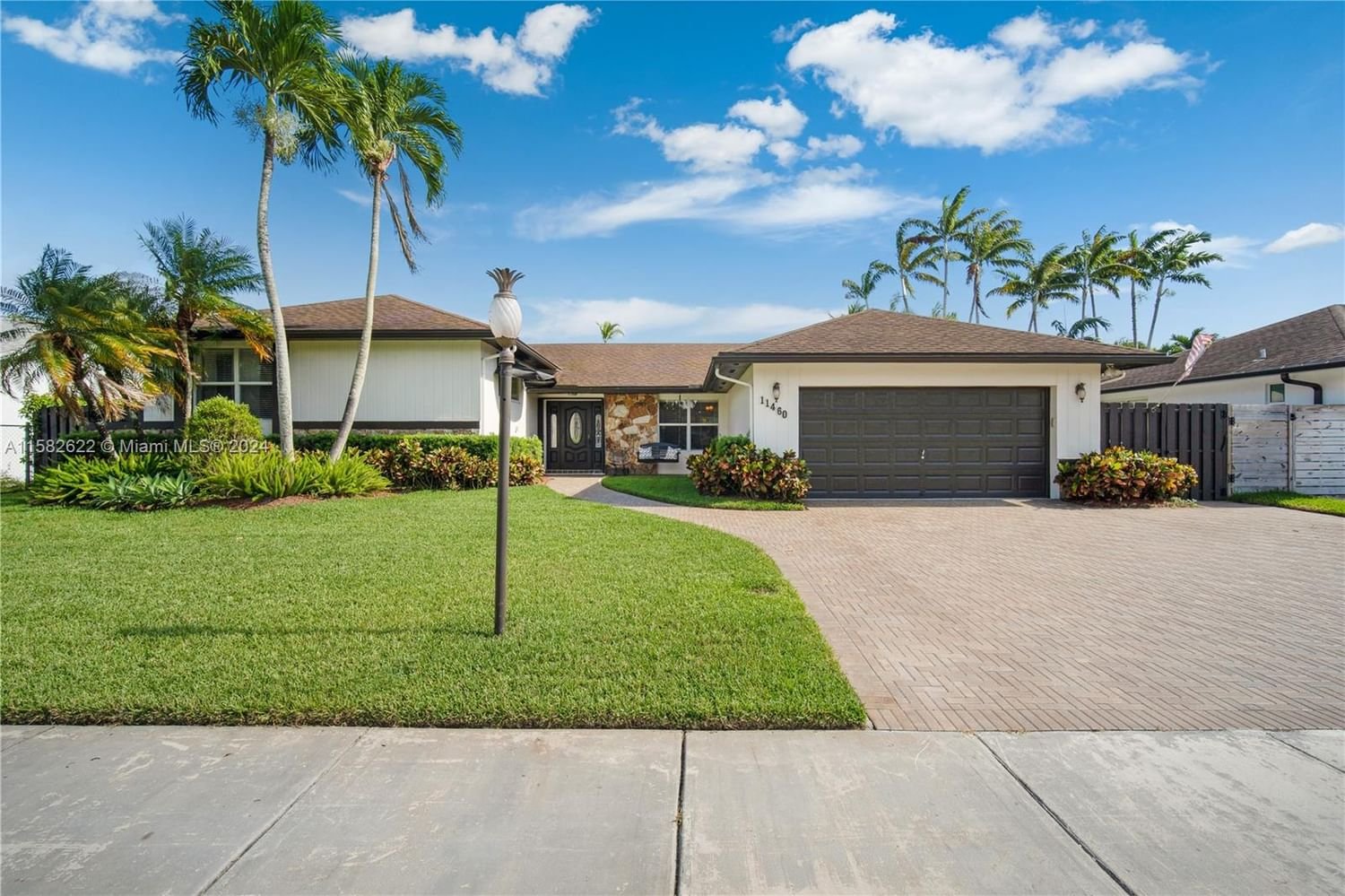 Real estate property located at 11460 99th Ter, Miami-Dade County, GLEN COVE SEC 2, Miami, FL