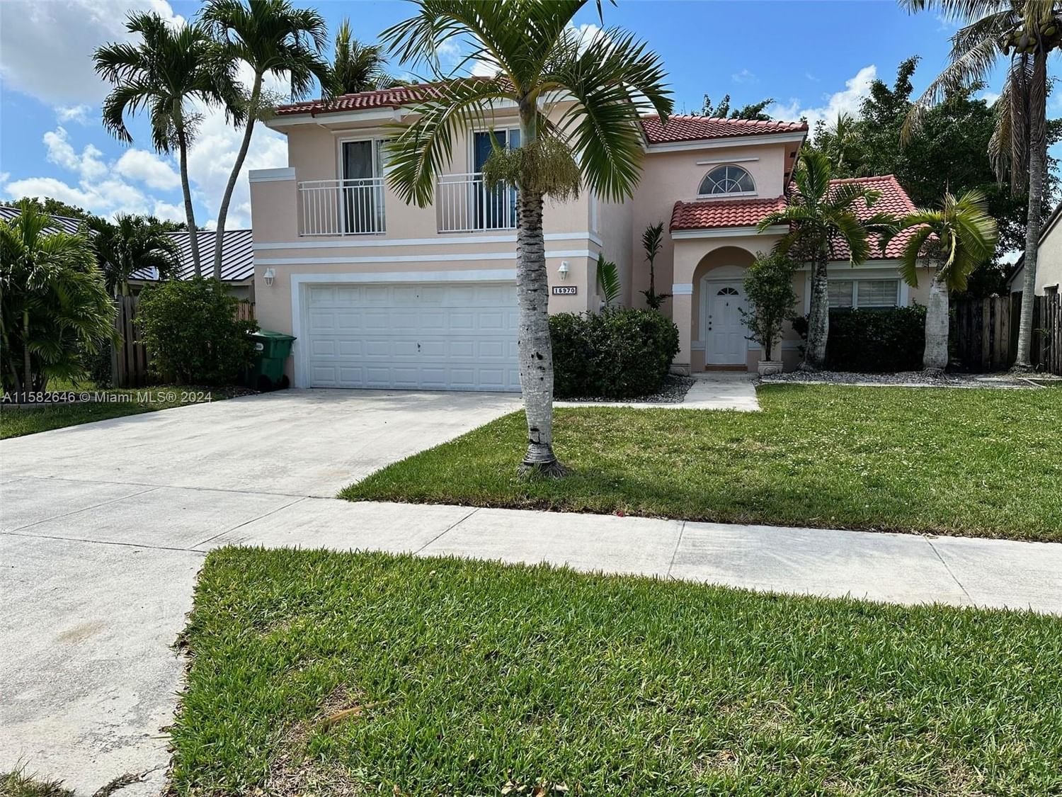 Real estate property located at 15970 72nd Ter, Miami-Dade County, HEFTLER HOMES AT LAGO MAR, Miami, FL
