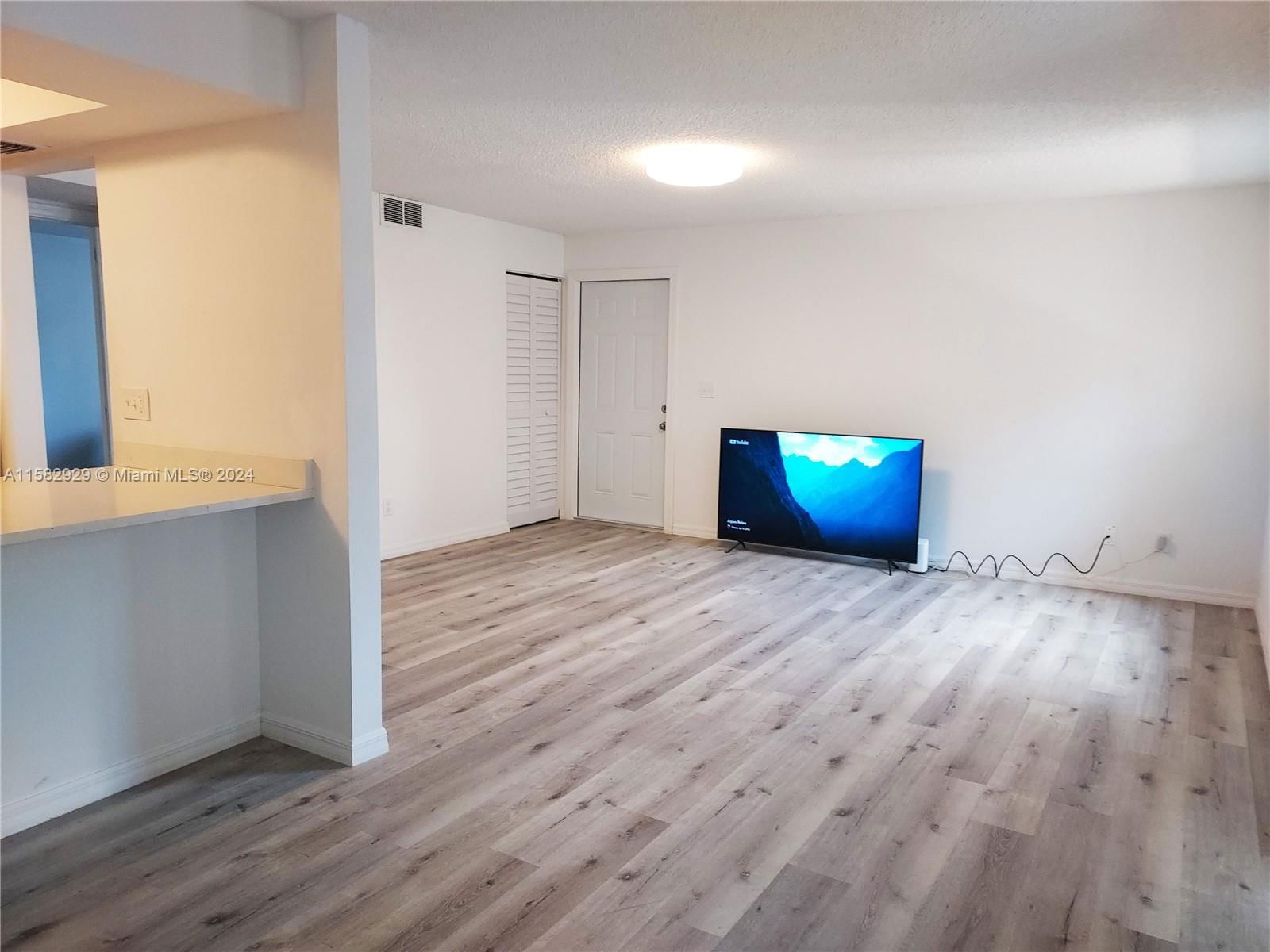 Real estate property located at 5761 Foxlake Dr Unit #A, Lee, Foxmoor Village Con Do, Other City - In The State Of Florida, FL