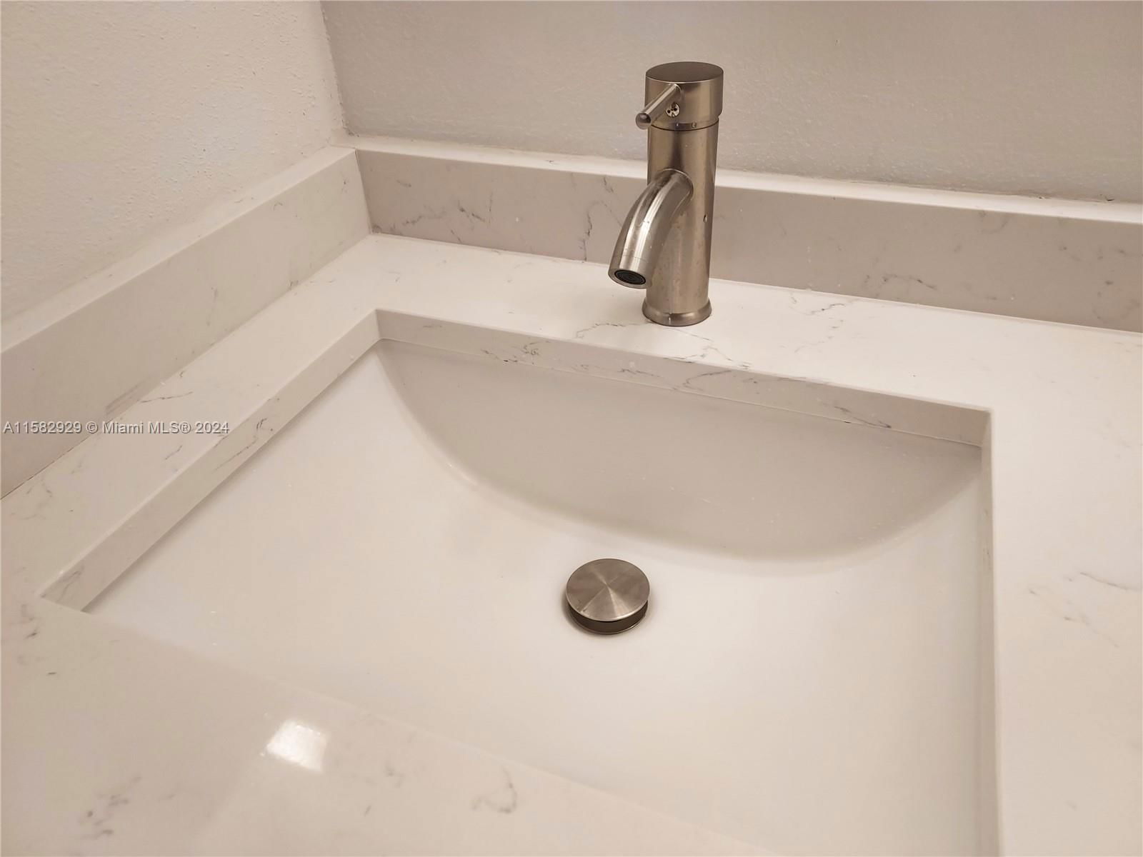 Real estate property located at 5761 Foxlake Dr Unit #A, Lee, Foxmoor Village Con Do, Other City - In The State Of Florida, FL