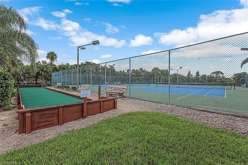 Real estate property located at 5761 Foxlake Dr Unit #A, Lee, Foxmoor Village Con Do, Other City - In The State Of Florida, FL