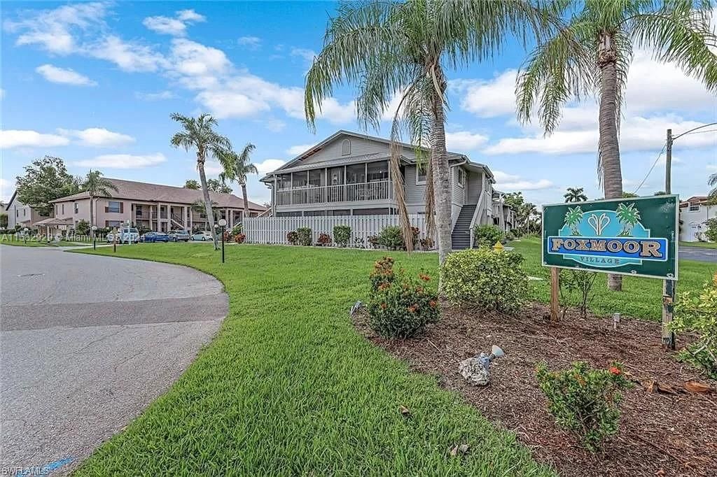 Real estate property located at 5761 Foxlake Dr Unit #A, Lee, Foxmoor Village Con Do, Other City - In The State Of Florida, FL