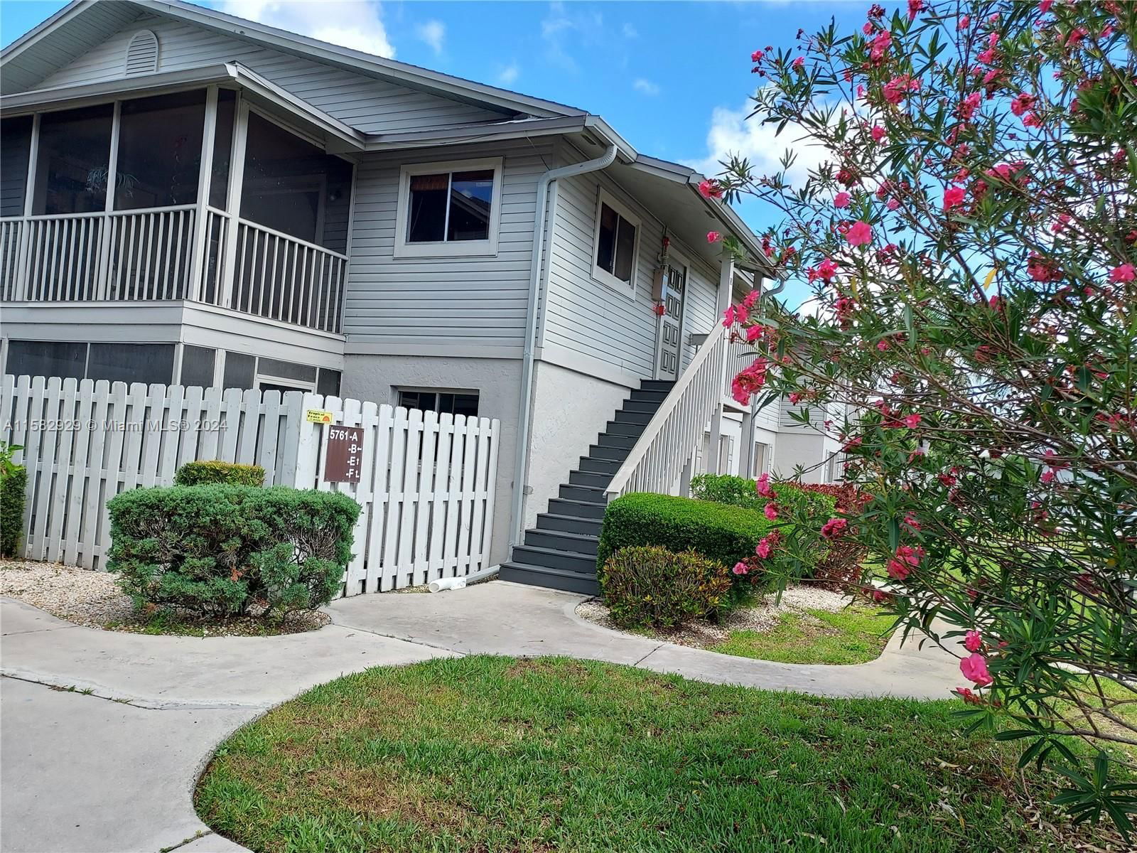 Real estate property located at 5761 Foxlake Dr Unit #A, Lee, Foxmoor Village Con Do, Other City - In The State Of Florida, FL