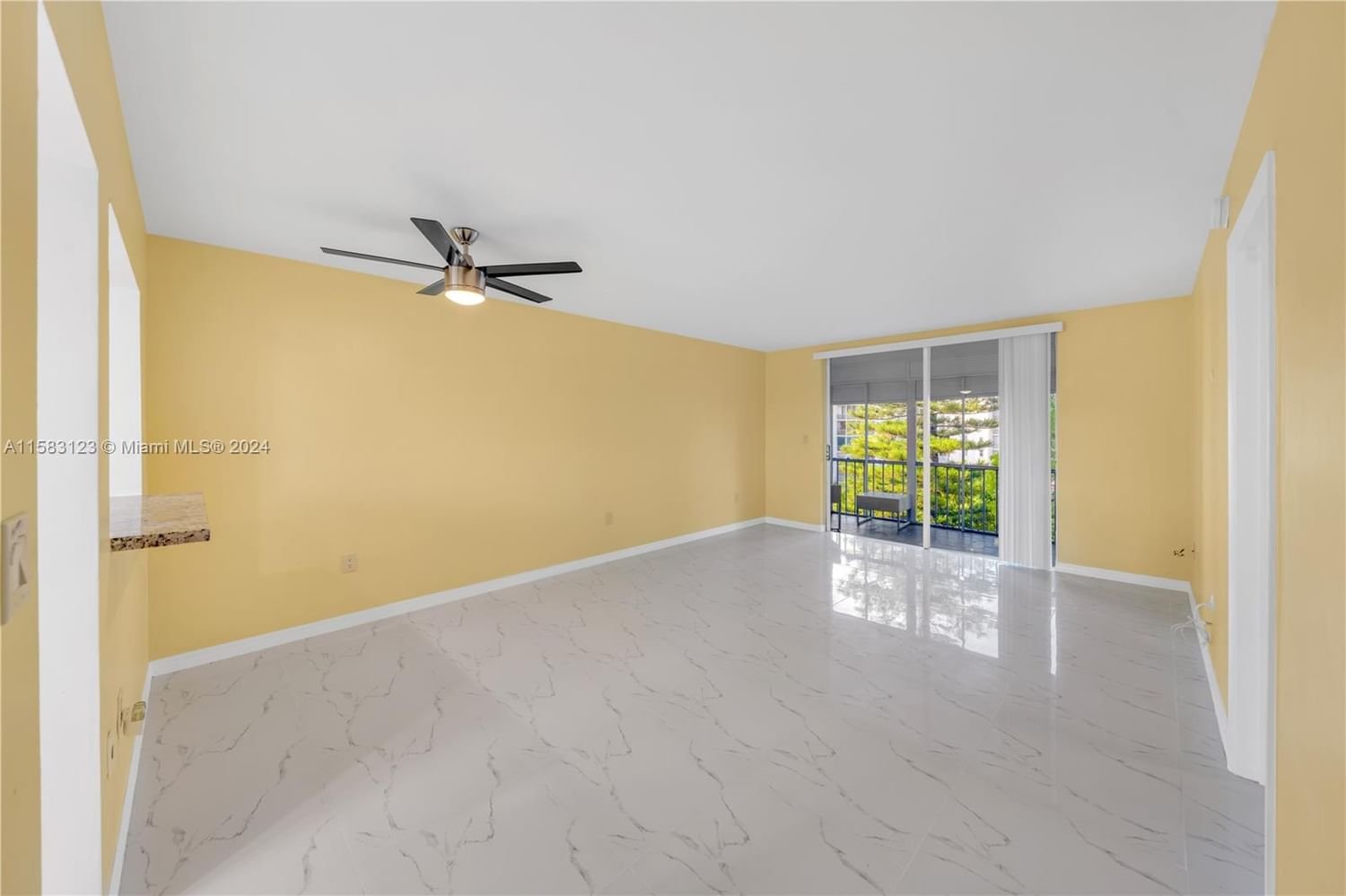 Real estate property located at 2905 Point East Dr L408, Miami-Dade County, POINT EAST SEC III CONDO, Aventura, FL