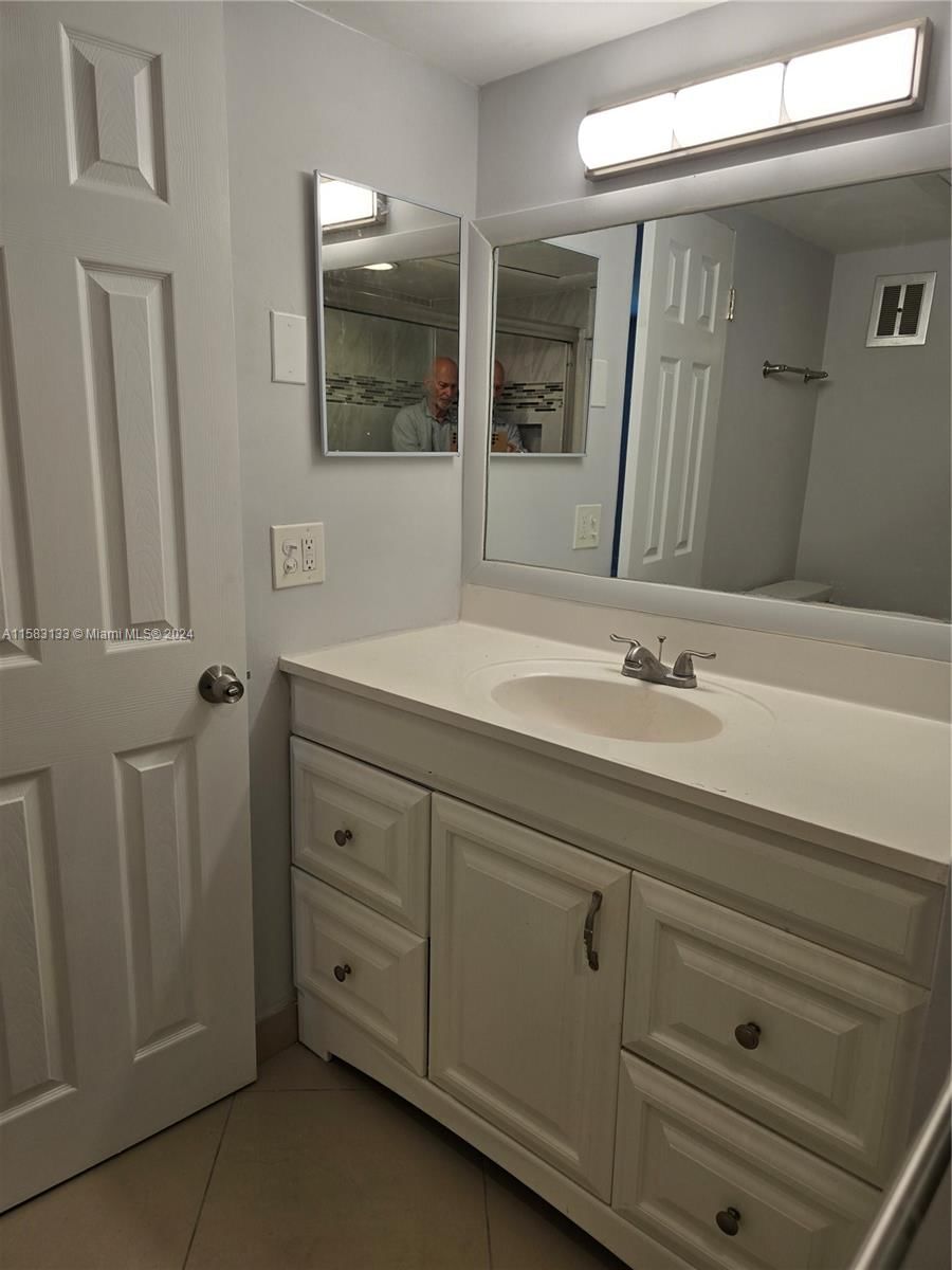 Real estate property located at 649 Oakland Park Blvd #119A, Broward, Oakland Grove Village Con, Wilton Manors, FL