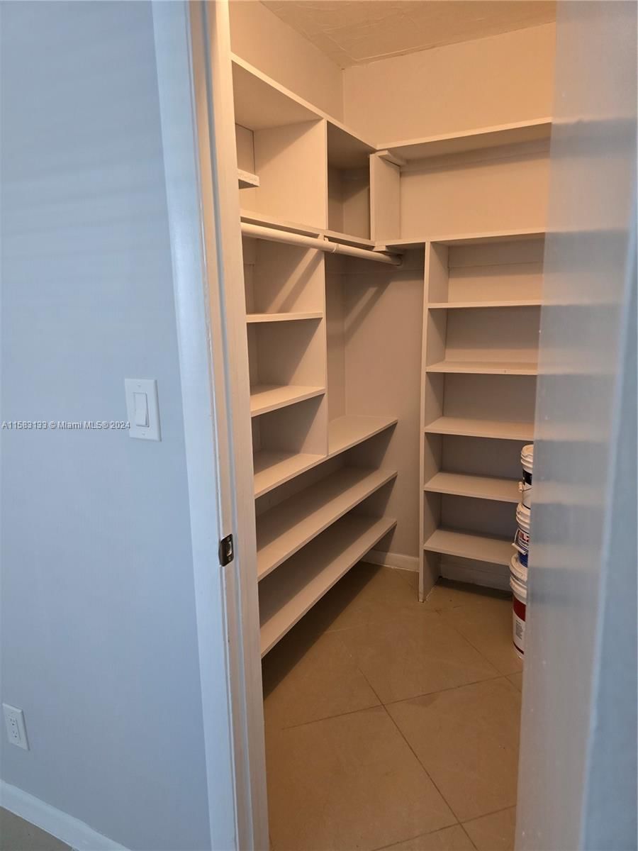 Real estate property located at 649 Oakland Park Blvd #119A, Broward, Oakland Grove Village Con, Wilton Manors, FL