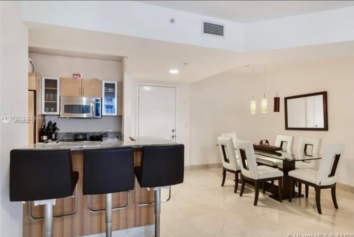 Real estate property located at 18800 29th Ave #520, Miami-Dade County, VENTURE AT AVENTURA EAST, Aventura, FL
