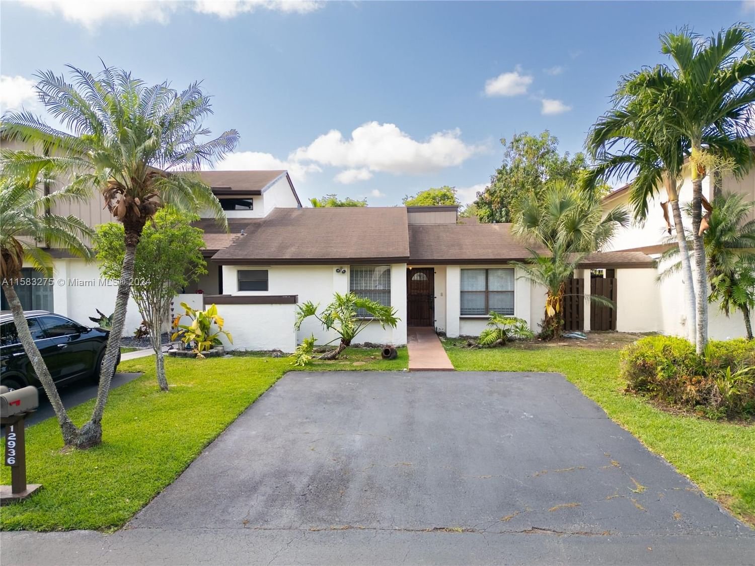 Real estate property located at 12936 66 Terrace Drive, Miami-Dade County, WOODGATE NORTH, Miami, FL