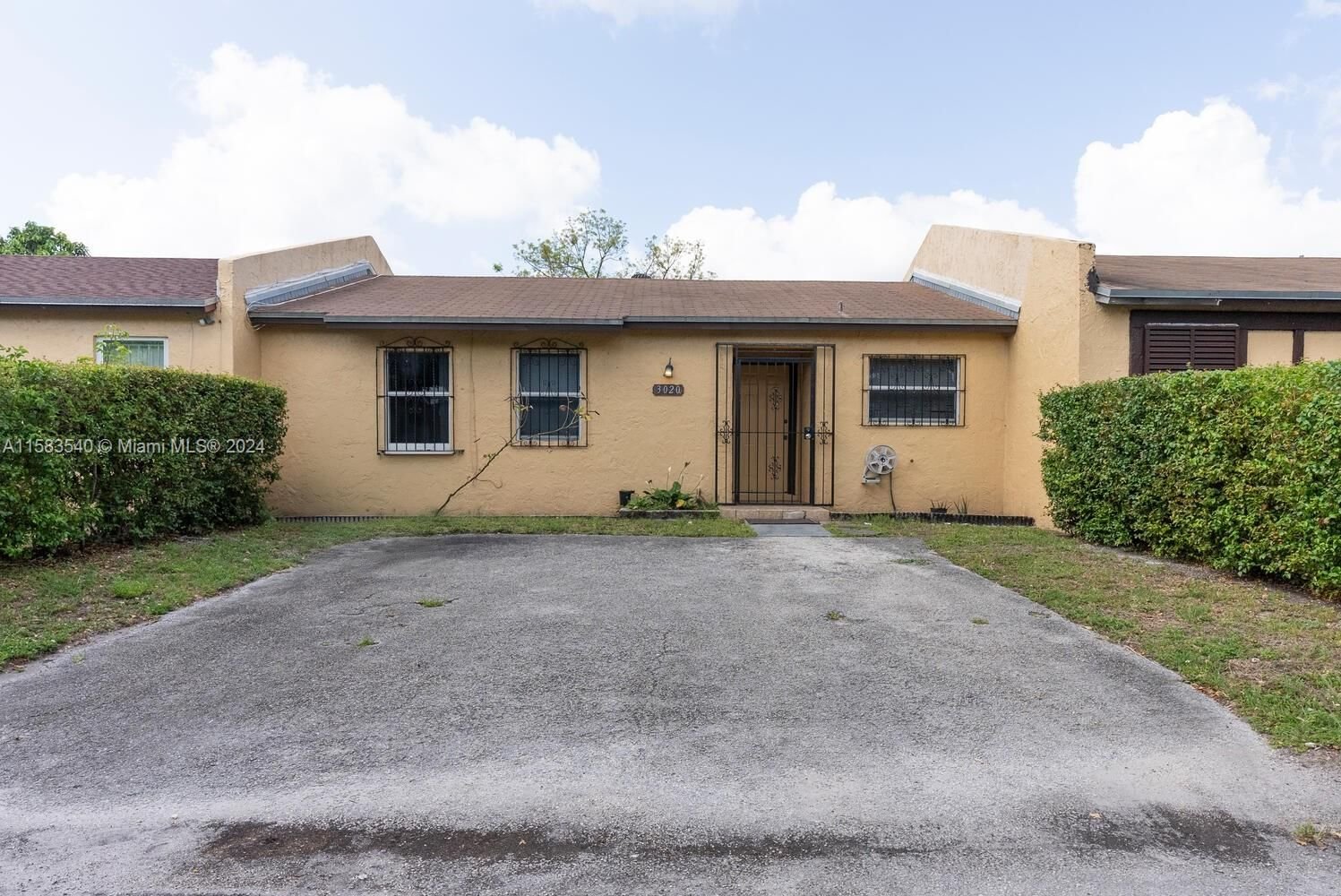 Real estate property located at 3020 203rd Ln #3020, Miami-Dade County, LESLIE ESTATES SEC FIVE, Miami Gardens, FL