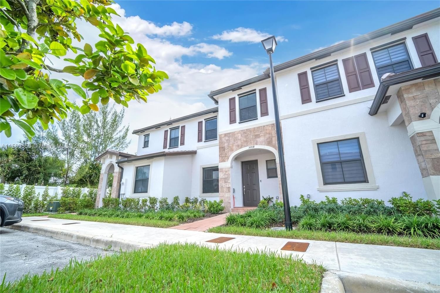 Real estate property located at 3208 114th Ter, Miami-Dade County, AQUABELLA NORTH, Hialeah, FL