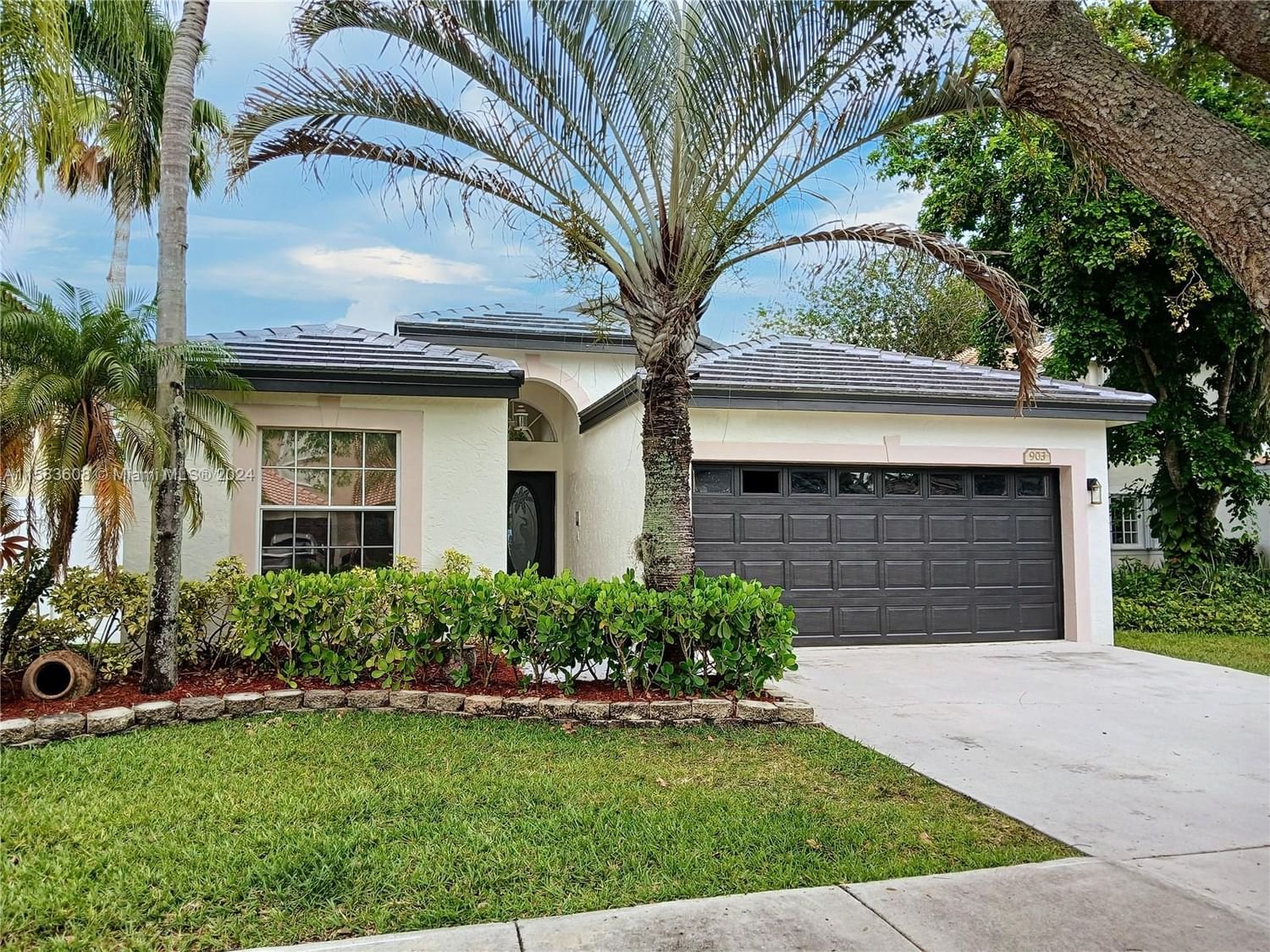 Real estate property located at 903 176th Ter, Broward County, SILVER LAKES PHASE II REP, Pembroke Pines, FL