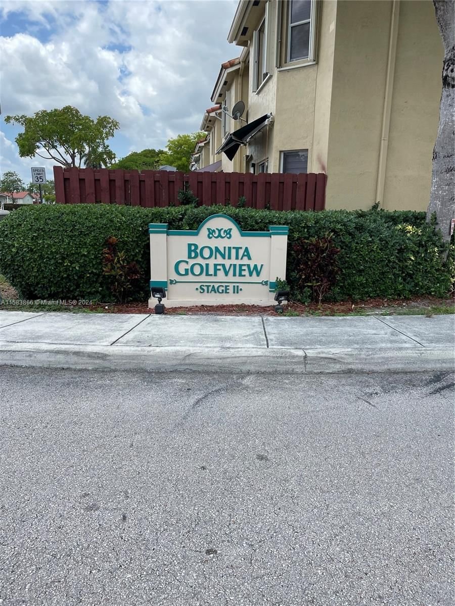 Real estate property located at 7075 173rd Dr #1406, Miami-Dade County, BONITA GOLF VIEW TOWNVILL, Hialeah, FL